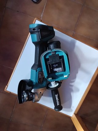 AMOLADORA MAKITA DGA504 Y TALADRO MAKITA DHP485