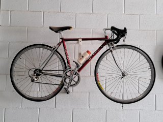 Bicicleta de carretera roja