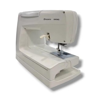 MAQUINA DE COSER HUSQVARNA VIKING OPAL 650 + PEDAL + CABLES + TAPA