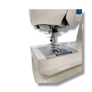 MAQUINA DE COSER HUSQVARNA VIKING OPAL 650 + PEDAL + CABLES + TAPA