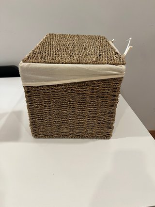 Canasta de mimbre con forro de tela