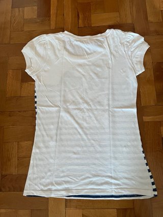 Camiseta de chica. BSK.  Talla L