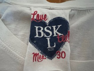 Camiseta de chica. BSK.  Talla L