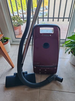 Aspirador Compacto Moulinex Rojo