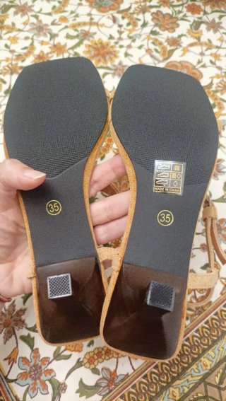 Sandalias de tacón beige