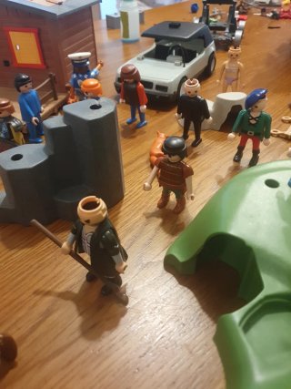 Lote Playmobil: Barco Pirata, Camión y Figuras