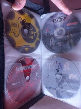 Juegos PC Duke Nukem y House of Dead 2.......