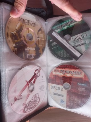 Juegos PC Duke Nukem y House of Dead 2.......