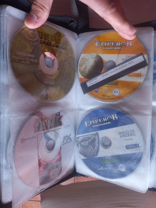 Juegos PC Duke Nukem y House of Dead 2.......