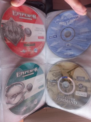 Juegos PC Duke Nukem y House of Dead 2.......