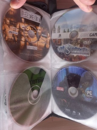 Juegos PC Duke Nukem y House of Dead 2.......
