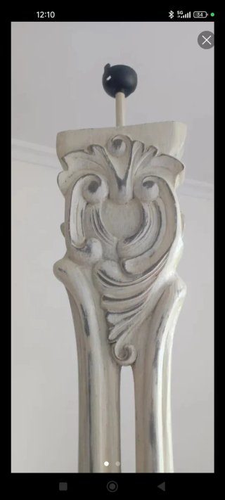 Pie de lámpara decorativo beige y blanco
