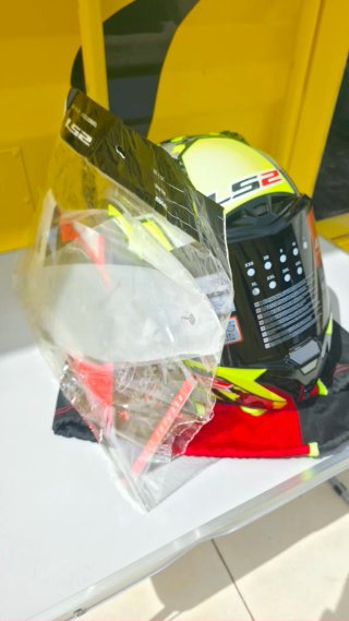 Casco LS2 Thunder Carbon