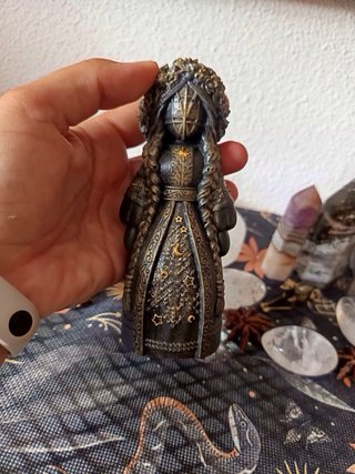 Muñeca Motanka Negra y Dorada