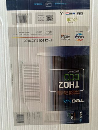 Radiador eléctrico blanco baño