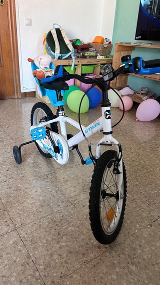 Bicicleta B'Twin 14 casi nueva + extras