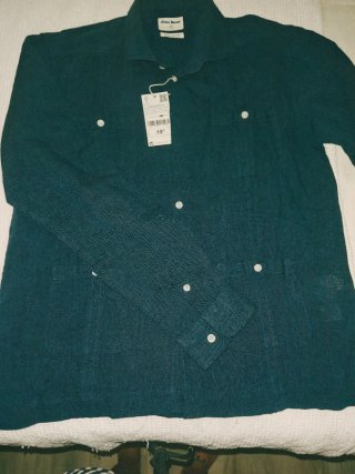 Pantalones niño beige y camisa azul