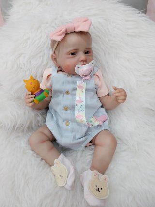 Bebé Reborn realista con chupete