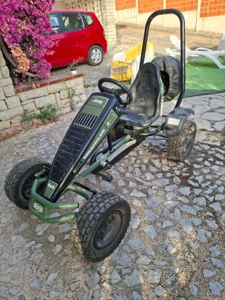 Kart a pedales Jeep Wrangler 4x4