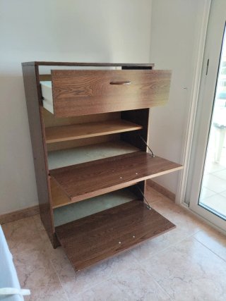 Cómoda de madera para dormitorio