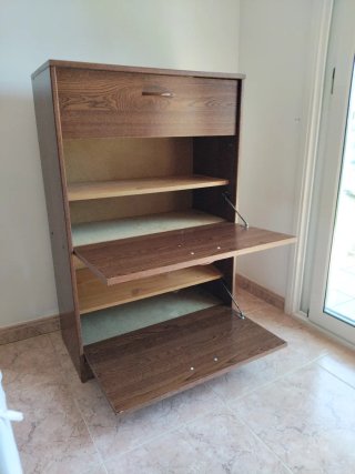 Cómoda de madera para dormitorio