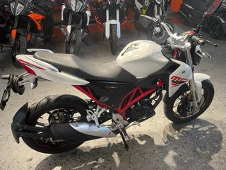 Macbor 125 Naked 2022 - 8600 km