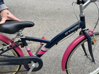 Bicicleta Btwin per bambina rosa e blu