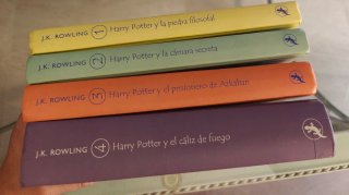 Lote 4 libros y se regala los mundos mágicos.