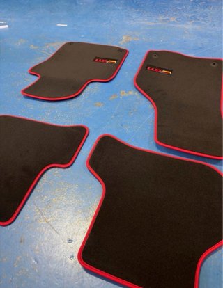 Alfombrillas a estrenar Golf 6 Cabrio (11-16) GTI