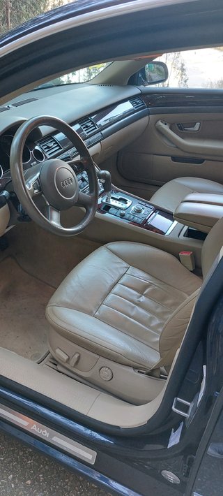 Audi A8 4.2 quattro