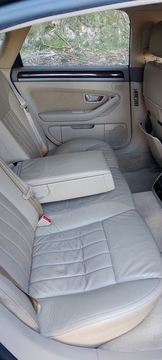 Audi A8 4.2 quattro