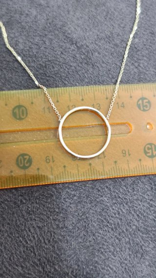 Collar oro de chica nuevo.