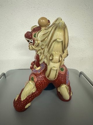Figura de León Guardián de Okinawa Rojo Dorado
