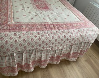 Colcha bouti 135 cm floral rosa y beige