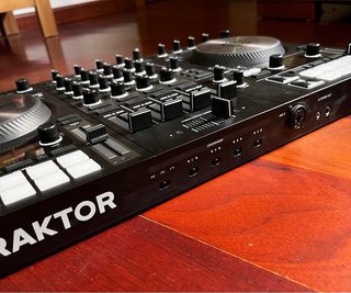Traktor S4 MK3 + Maleta UDG