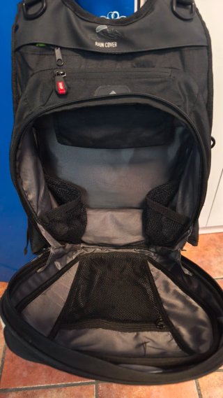Mochila Moto Givi Xtream 30L Negra