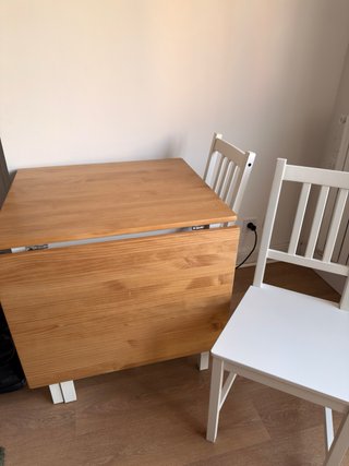 Mesa extensible IKEA PINNTORP + 2 sillas