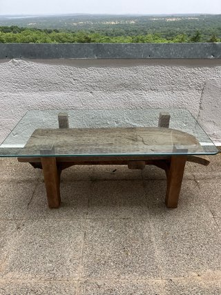 Mesa baja de madera