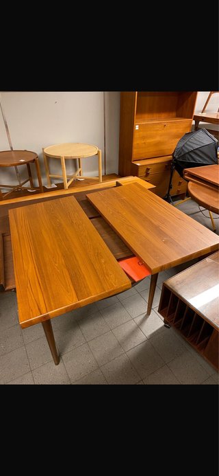 Mesa redonda madera estilo danés