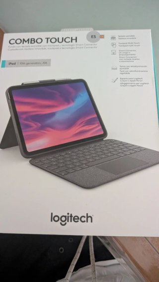 Teclado Logitech Combo Touch iPad 10ª Gen A16