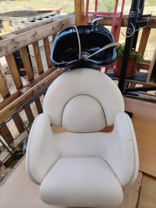 Silla y lavabo peluquería