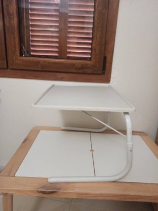 Mesita auxiliar plegable