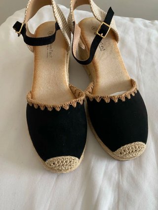 Alpargatas de verano negras y beige talla 40