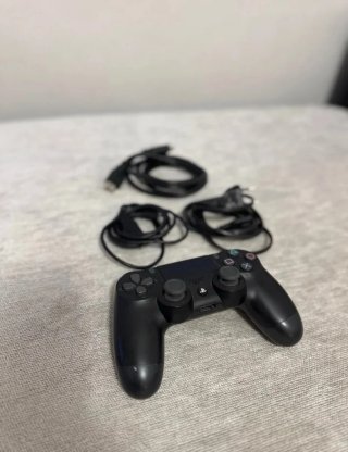 Console PS4 Slim Nera + 2 giochi