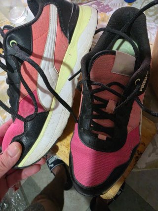 Zapatillas Puma Negras y Rosas