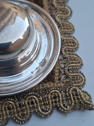 Cappellino in argento 800