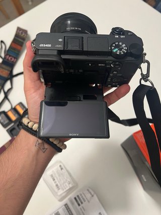 Sony Alpha A6400 + Lente 16-50mm