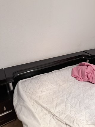 Conjunto dormitorio 4 piezas: mesillas y cómoda