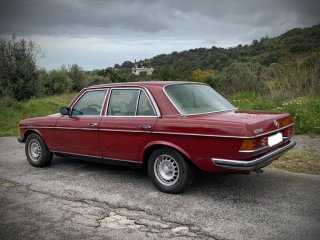 MERCEDES-BENZ 280E W123 (1976)