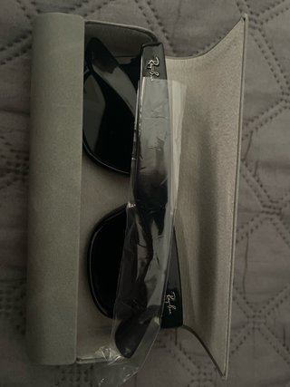 Gafas de sol negras
